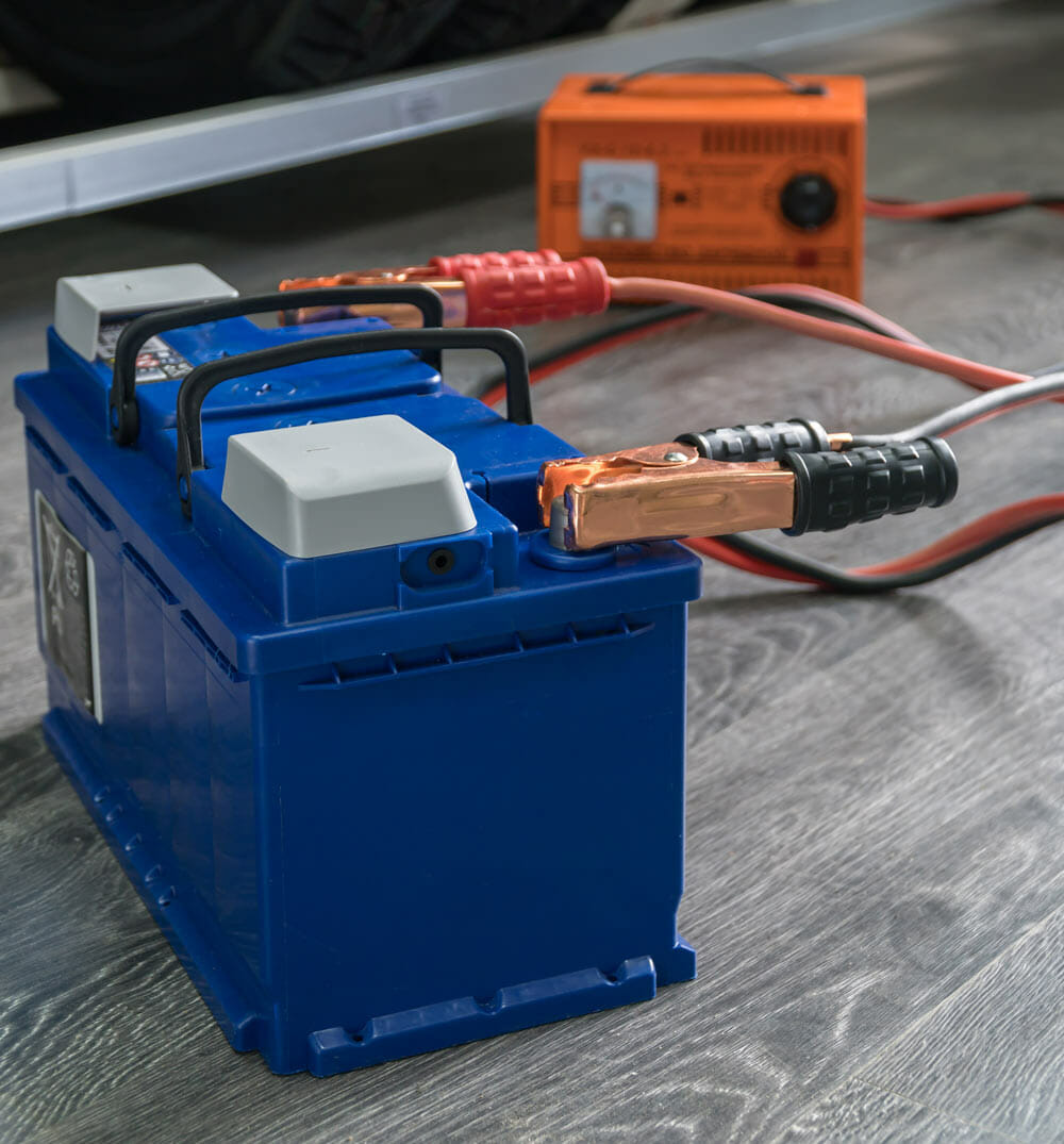 Powering a camper van with a lead-acid battery
