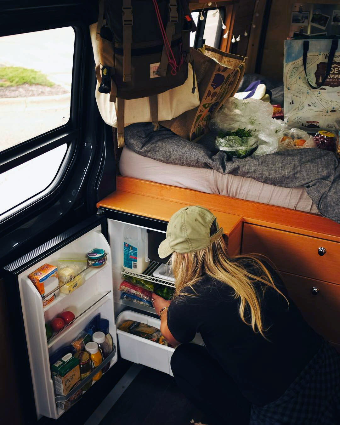 Keeping food cold using a 12v refrigerator in a campervan conversion