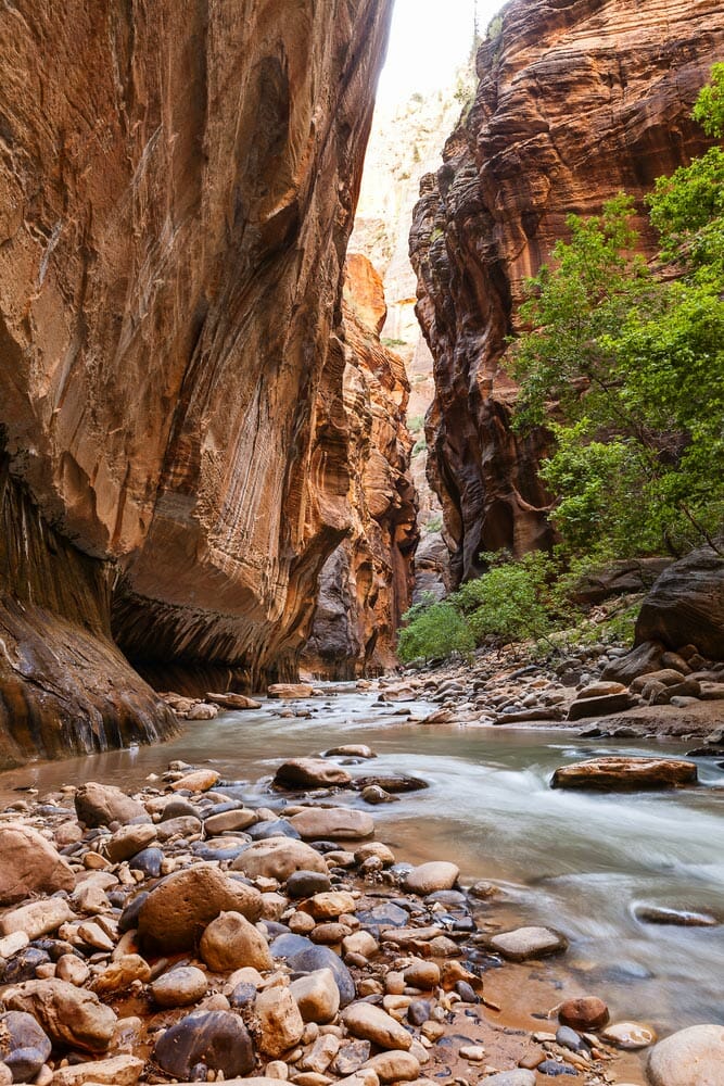 backpacking in the narrows of zion national park