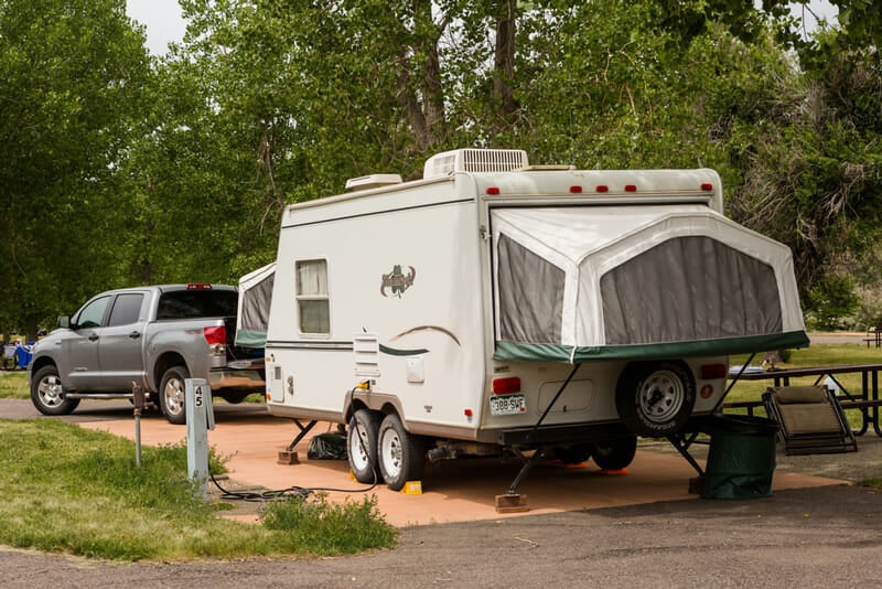 using a stabilizer on a travel trailer in the campground
