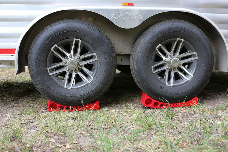 Camper tire levelers