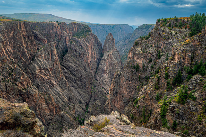 cross fissures overlook at black canyon of the gunnison national park