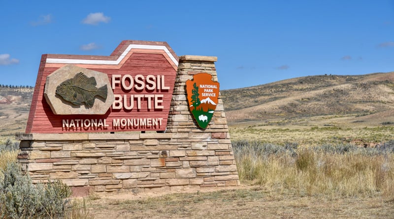 fossil butte national monument park entrance sign