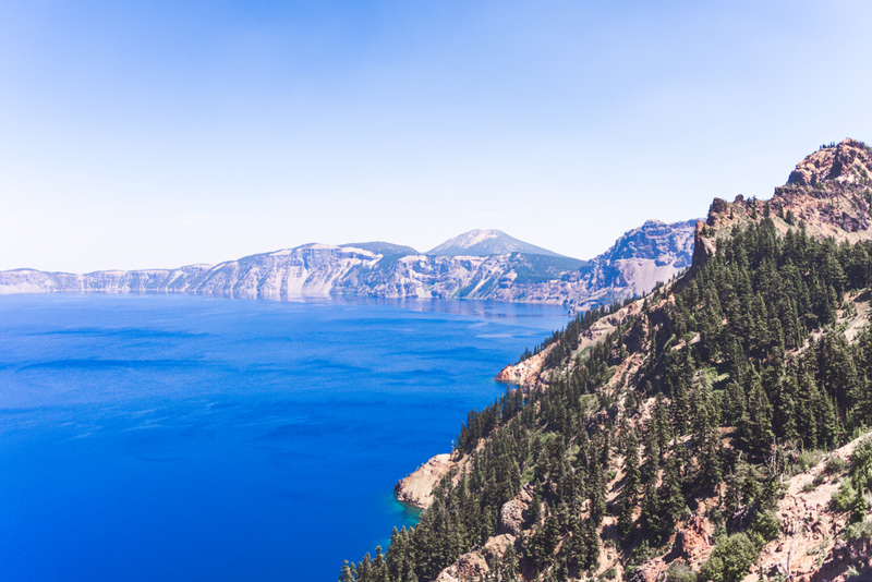 hiking trail at crater lake national park