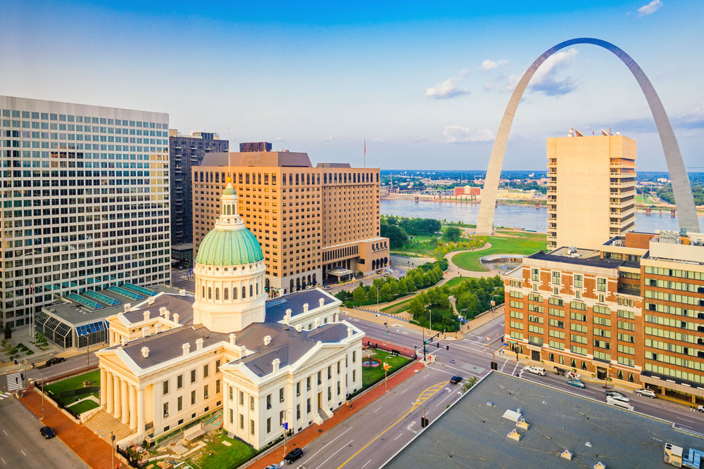 image of the smallest national park in america, gateway arch national park