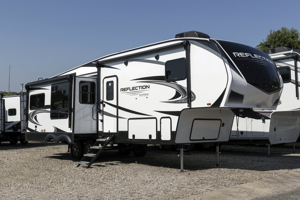 reflections 5th wheel camper by grand designs, a winnebago company