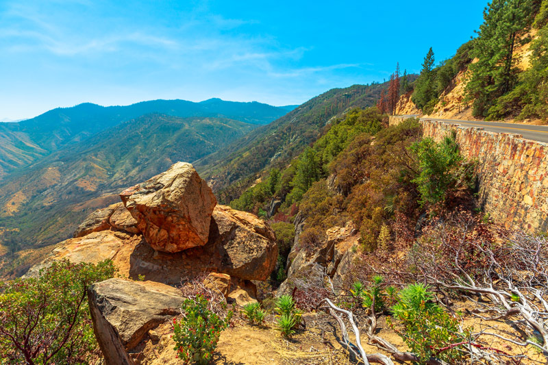 scenic overlook on highway 180 in kings canyon national park california