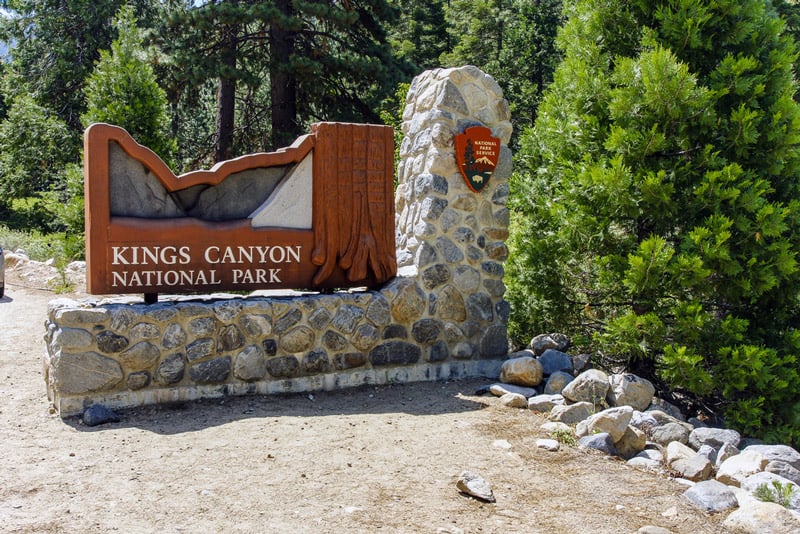 entrance to kings canyon national park