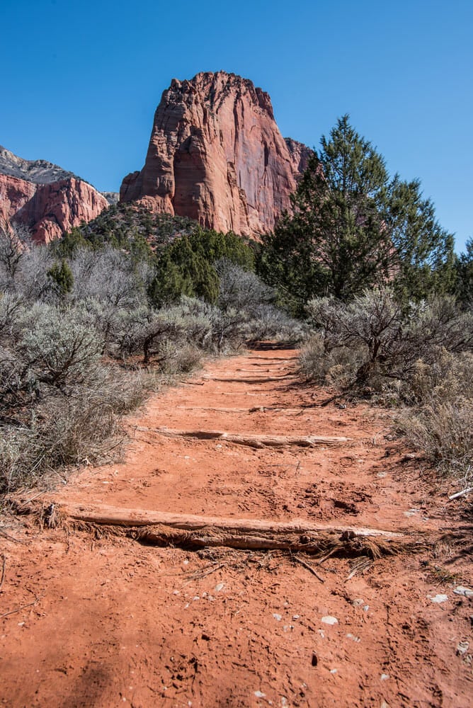 hiking in kolob canyon