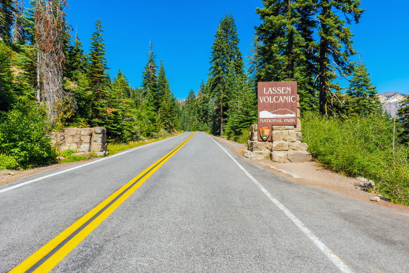 entrance to lassen volcanic national park in california