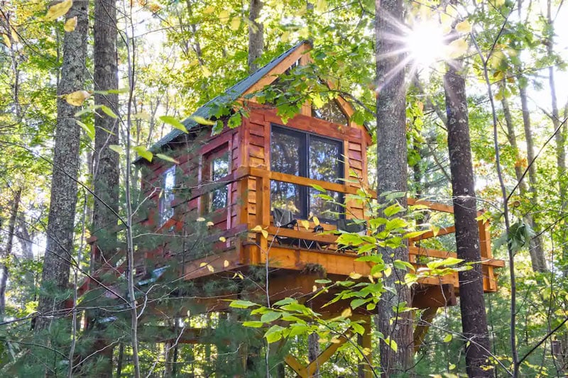 luxury camping treehouse rental in new hampshire