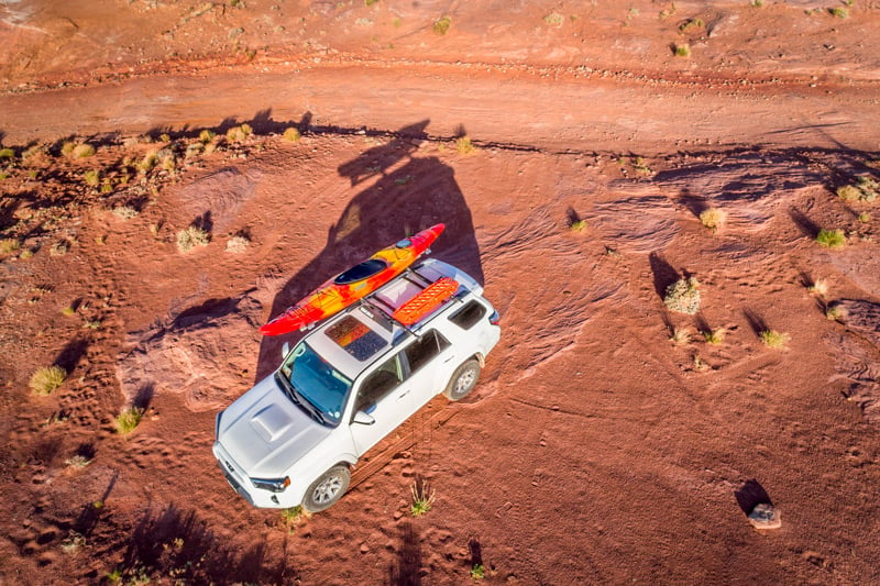 kayak mounted on a jeep roof