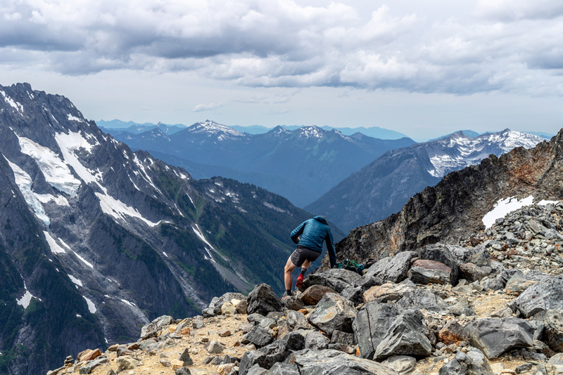 hiking in north cascades national park washington