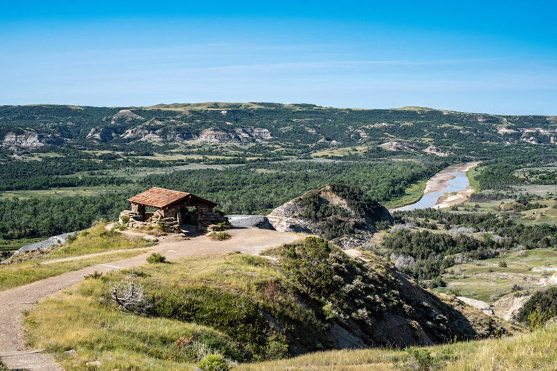 riverbend overlook in theodore roosevelt national park north dakota