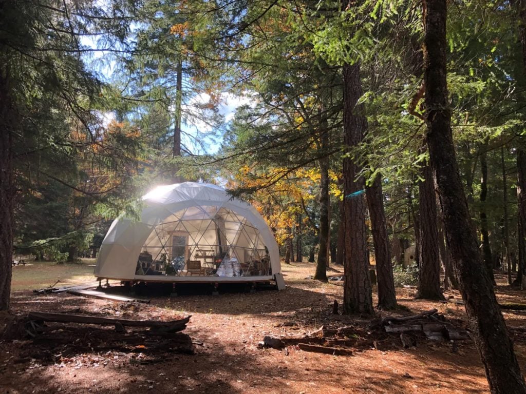 off grid glamping cabin in the wilderness