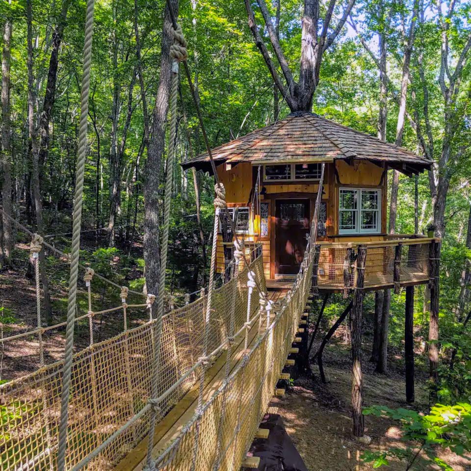 staycation treehouse cabin rental in tennessee