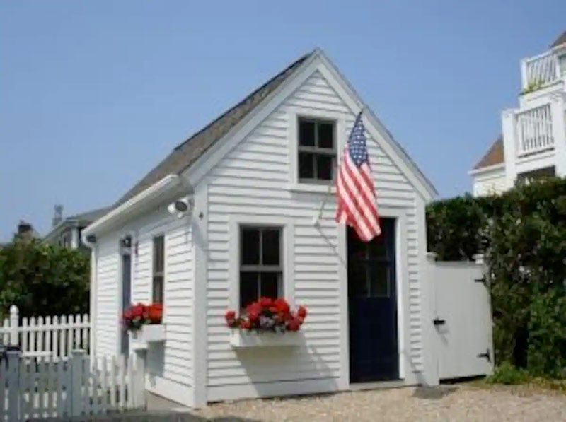 Tiny House Rentals In Massachusetts For The Perfect Summer Vacation (2022)