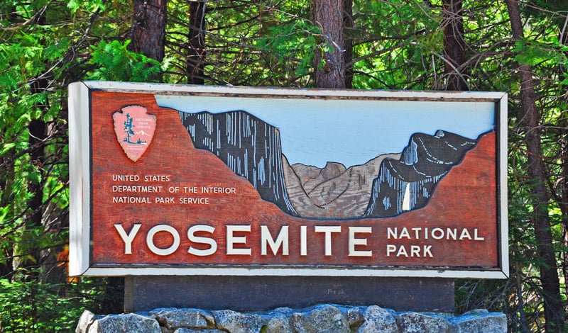 entrance to yosemite national park