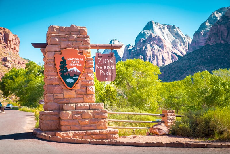 entrance to zion national park in utah